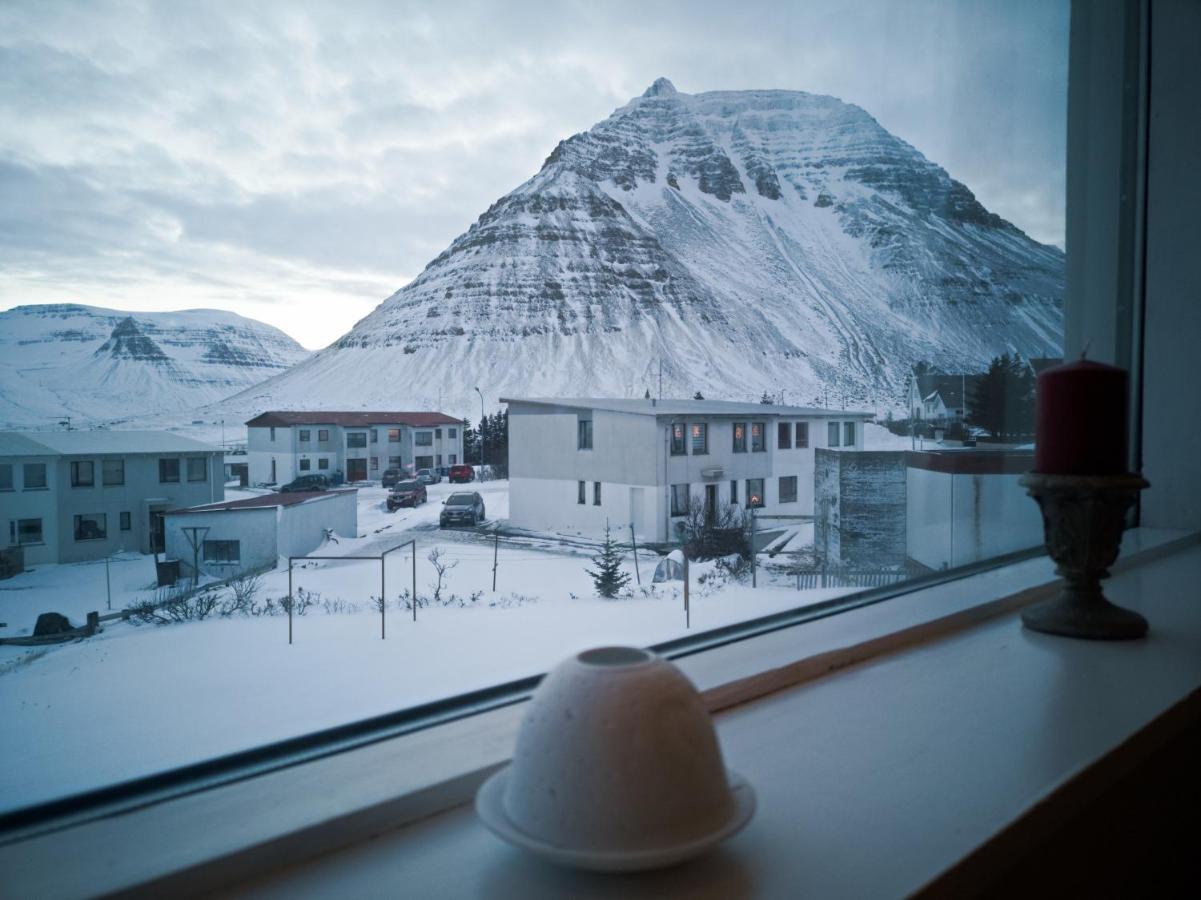 Apartment With Amazing Mountain View Bolungarvik Exterior photo